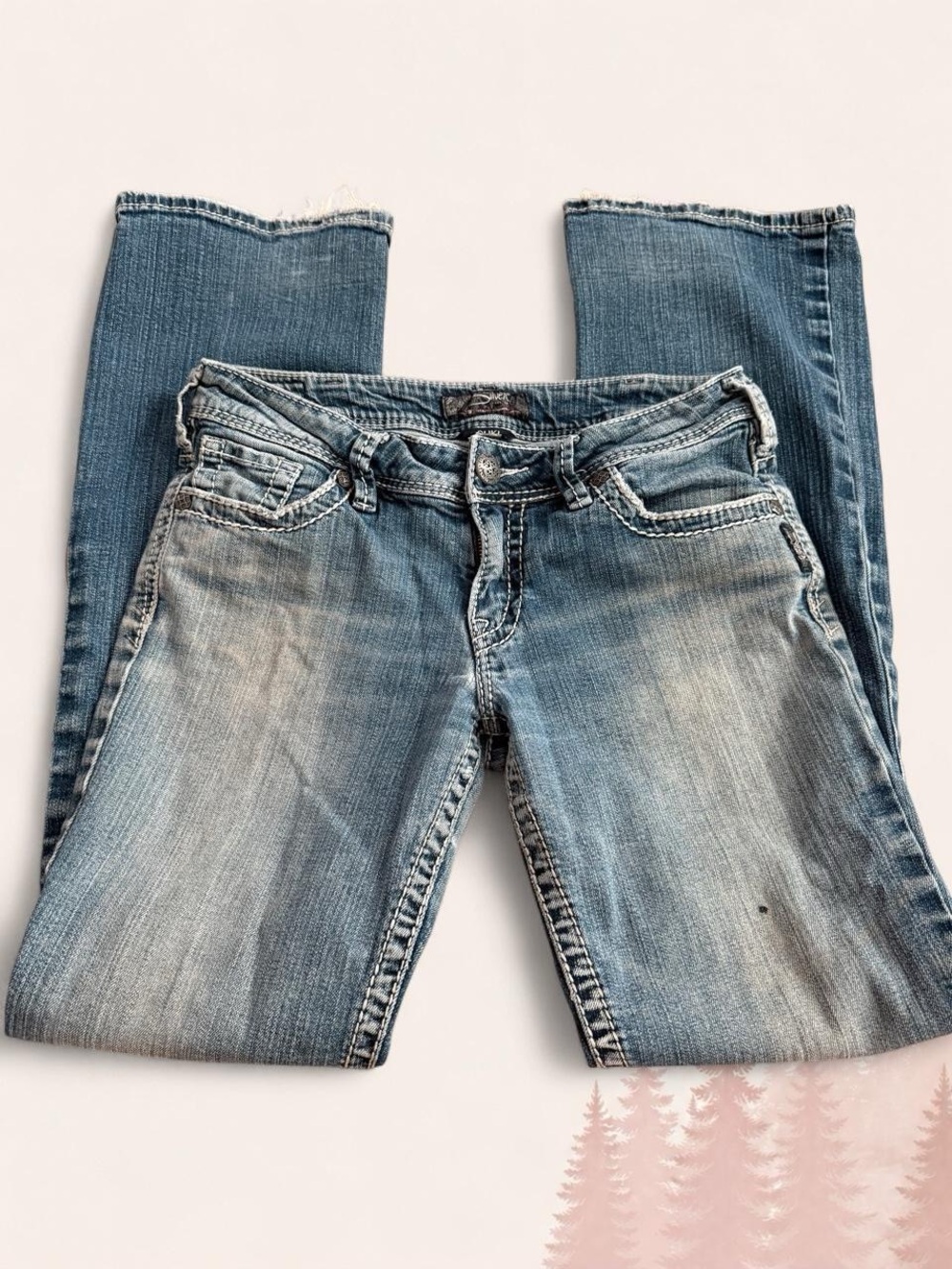 Y2K Silver Jeans Suki Bootcut Jeans | Size 30/34 | Embroidered Back Pockets